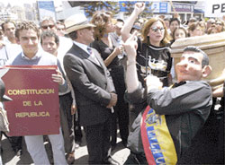 Funeral por la Constituci�n (Foto: El Hoy)