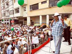 Luis Alvarado, dirigente del pueblo montubio, durante la concentraci�n (Foto: El Comercio)