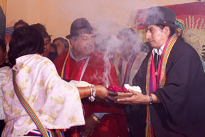 Toma de posesi�n del nuevo presidente de la CONAIE, Luis Macas (Foto ANPE)