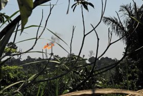 Quemadero de gases 1 (foto: Natalie Ayala)